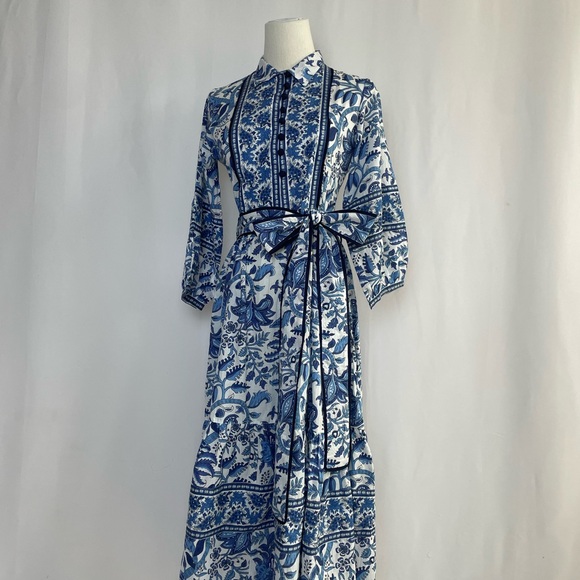 Dresses & Skirts - Elegant Blue Floral Midi Dress